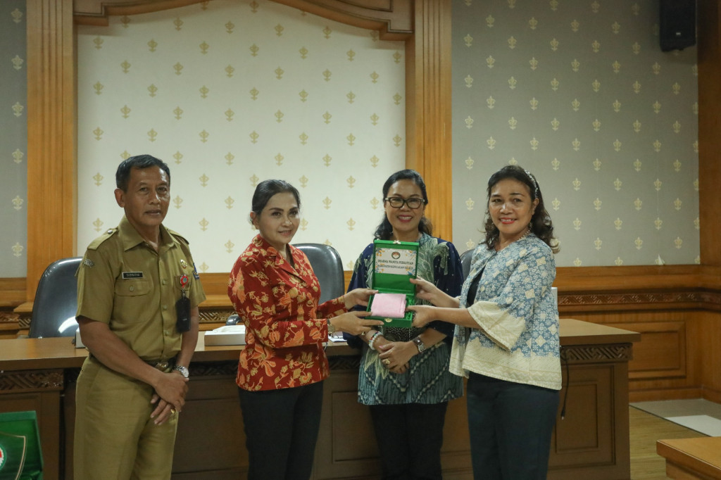 Rasniathi Adi Arnawa Terima Kunjungan DWP Kepulauan Talaud